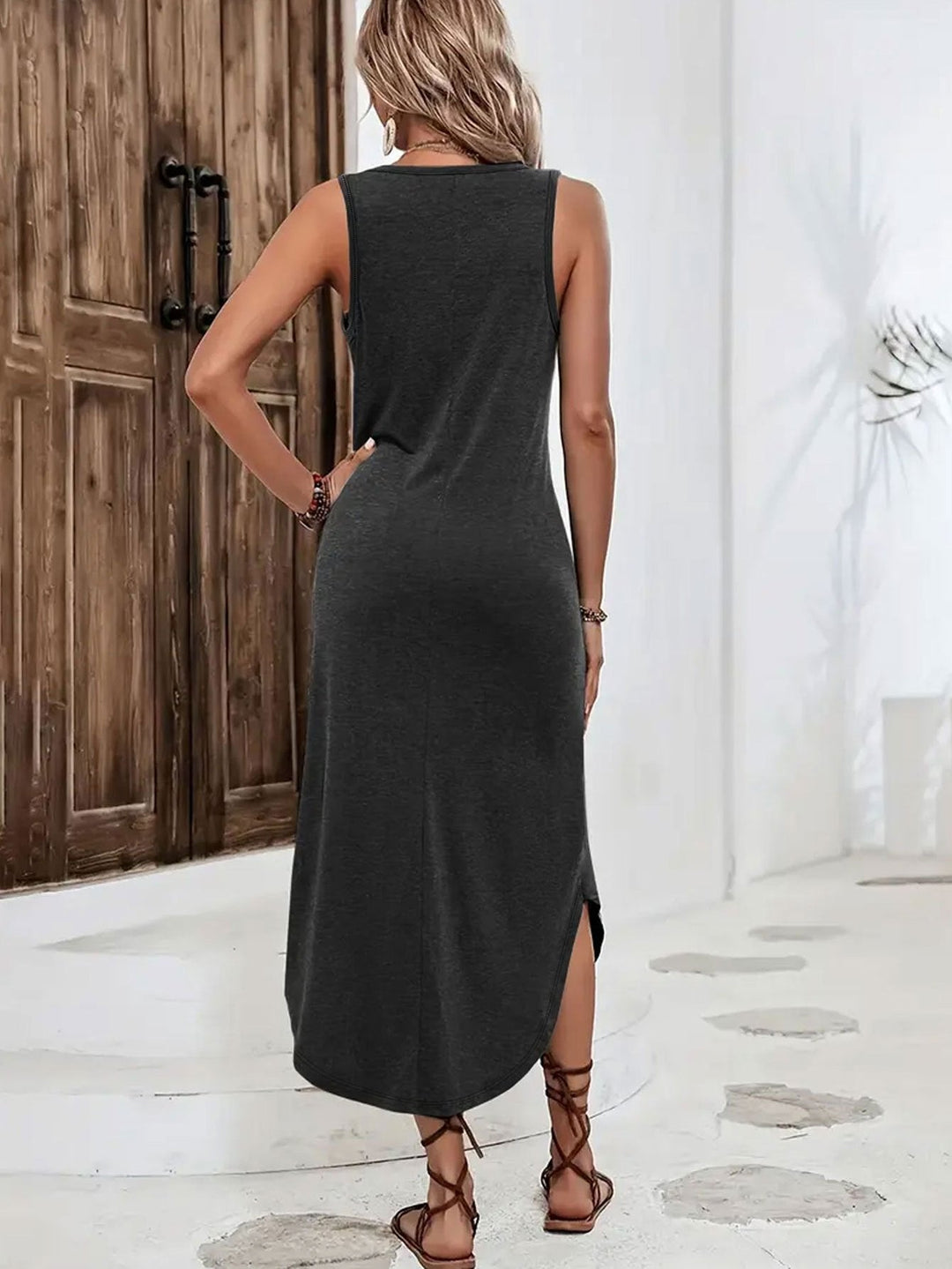 Brandy – Stylowa Sukienka Maxi Bez Rękawów
