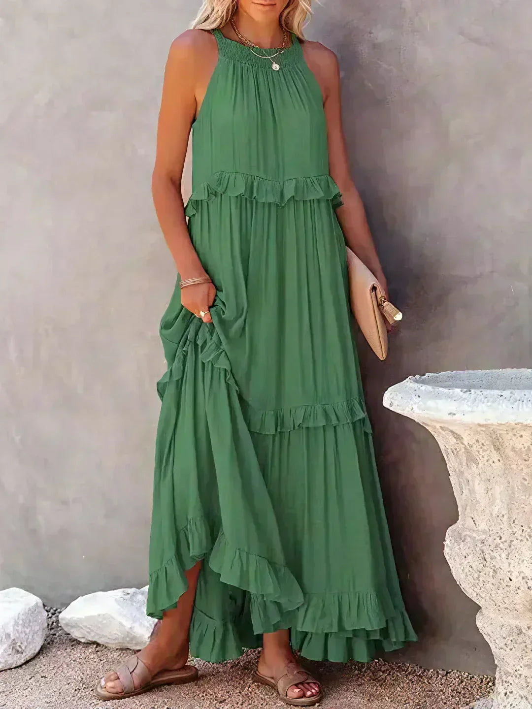 Hayley – Elegancka Sukienka Bez Rękawów z Falbaną
