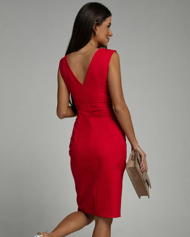 Sumitra – Elegancka Sukienka Mini z Dekoltem w Serek