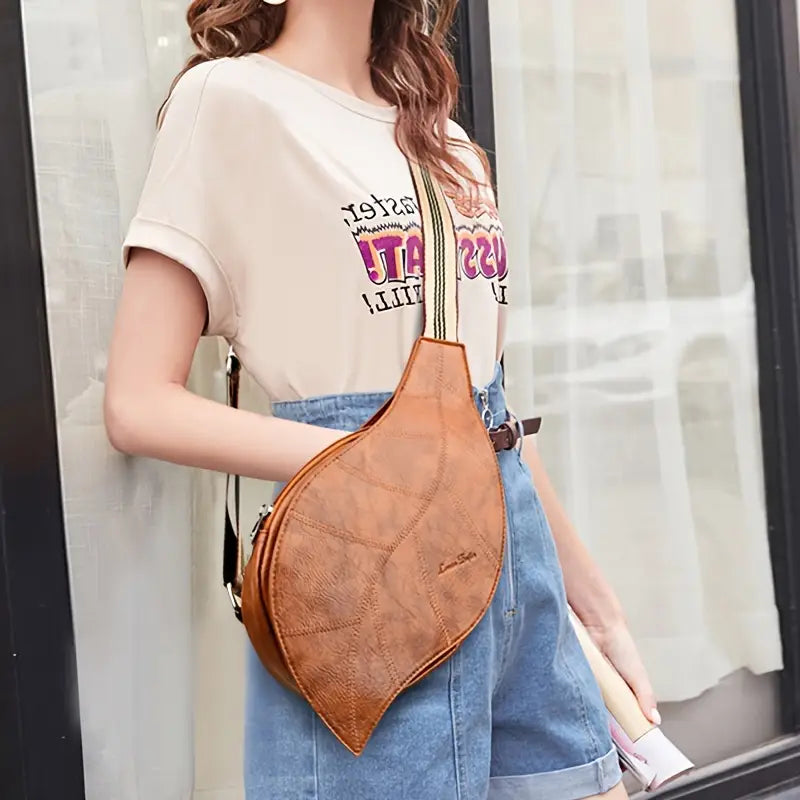 Carmela – Skórzana Torba Crossbody z Regulowanym Paskiem i Klamrą