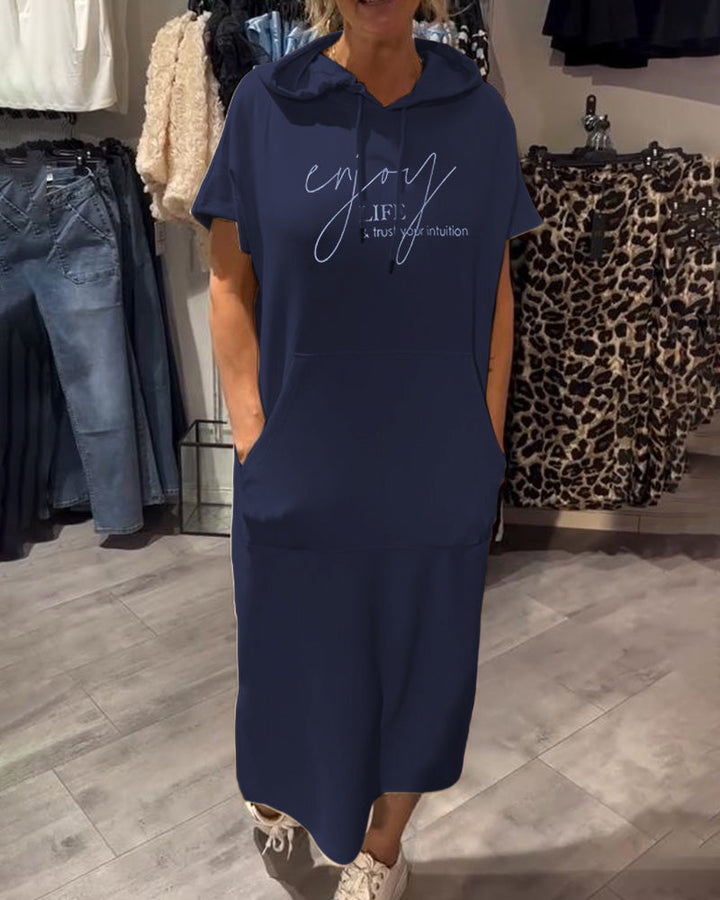 Nadia – Elegancka Sukienka z Kapturem