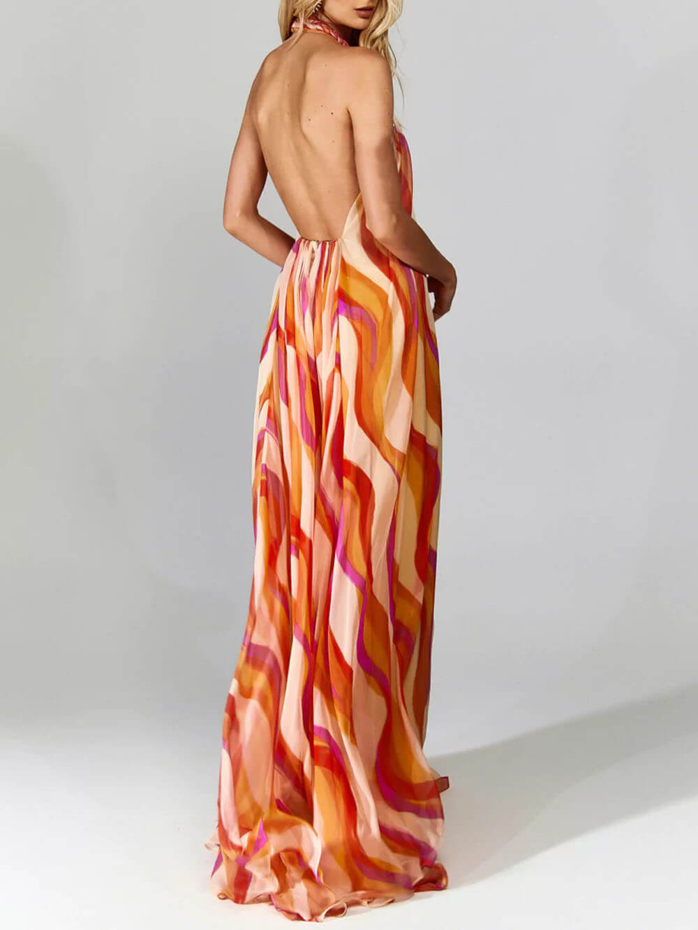 Marlyn – Sukienka Maxi z Odkrytymi Plecami i Dekoltem Halter