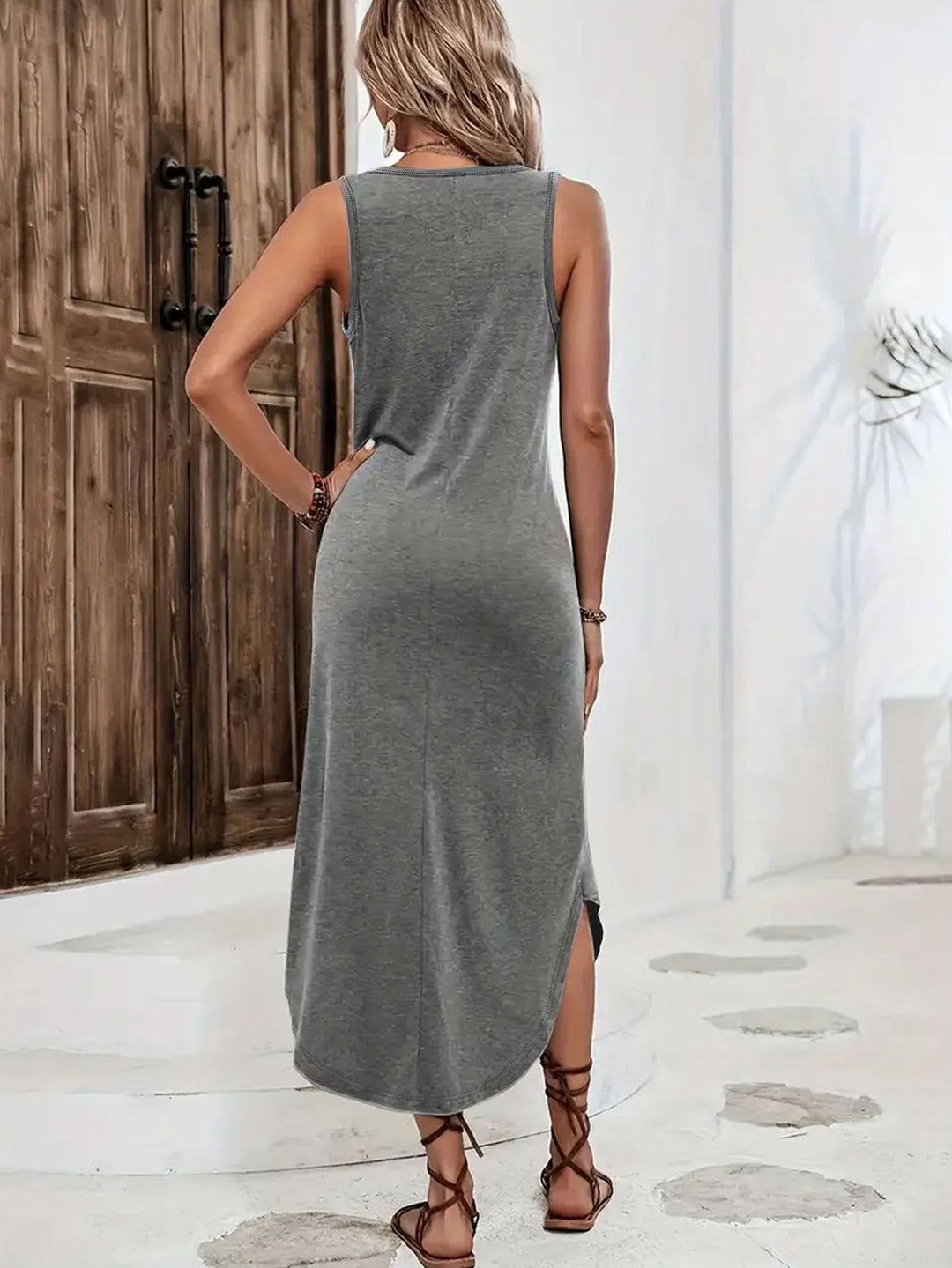 Brandy – Stylowa Sukienka Maxi Bez Rękawów