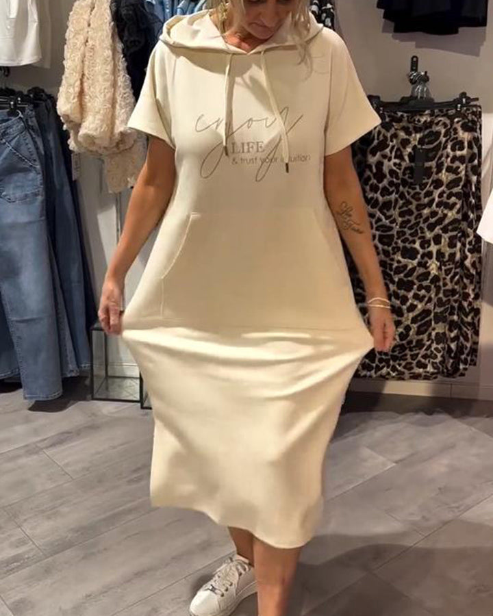 Nadia – Elegancka Sukienka z Kapturem