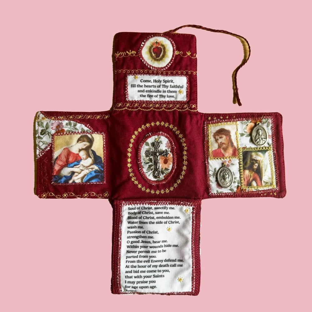 SacredFold – Ręcznie Wykonana Kieszonkowa Modlitewnik