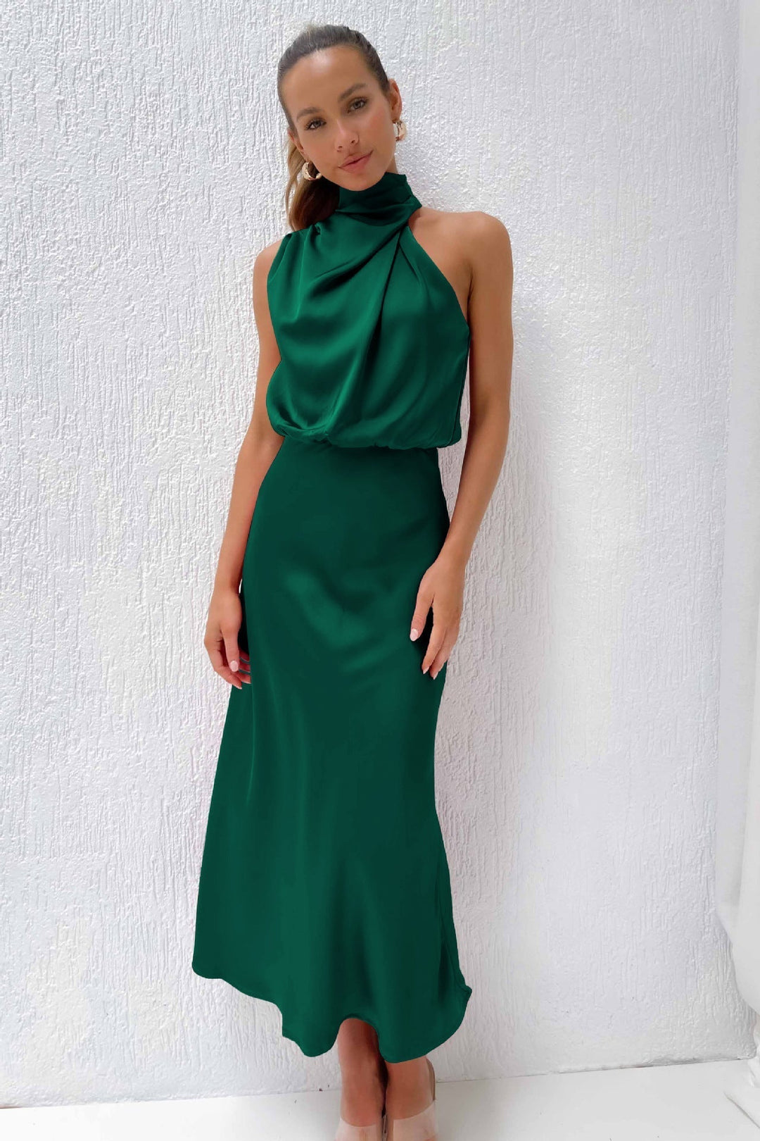 Kangana - Suknia Maxi z Dekoltem w Kształcie Litery Halter