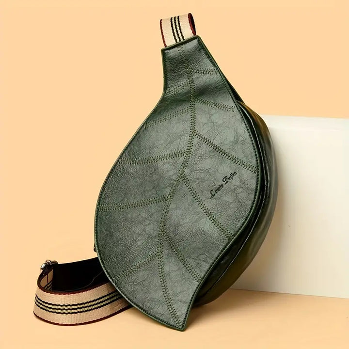 Carmela – Skórzana Torba Crossbody z Regulowanym Paskiem i Klamrą