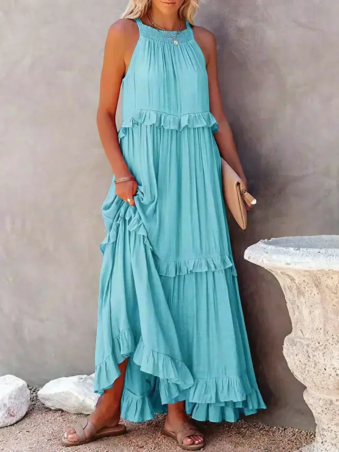 Hayley – Elegancka Sukienka Bez Rękawów z Falbaną