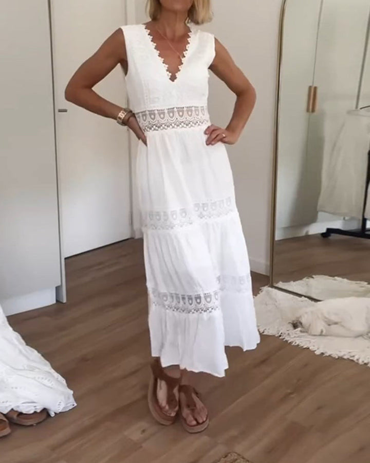 Papakosta – Elegancka Sukienka Bez Rękawów z Koronką
