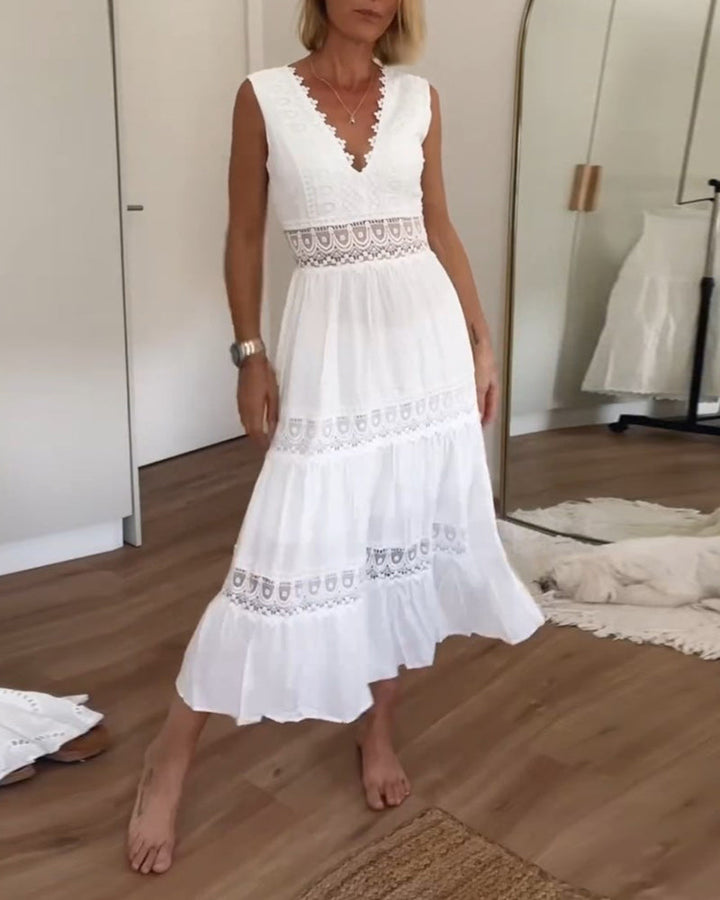 Papakosta – Elegancka Sukienka Bez Rękawów z Koronką