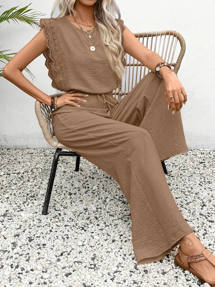 Ziva – Elegancka Bluzka z Koronką i Spodnie z Szerokimi Nogawkami