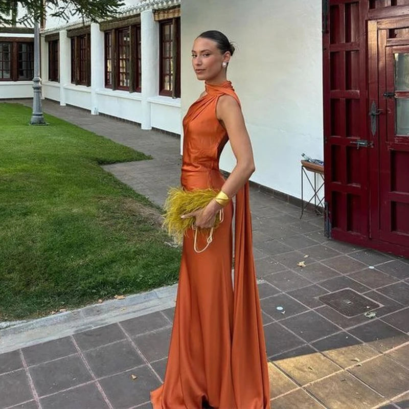 Lucila - Suknia Maxi z Dekoltem Halter