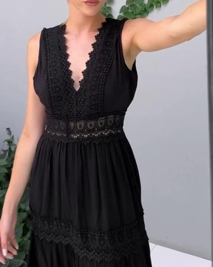 Papakosta – Elegancka Sukienka Bez Rękawów z Koronką