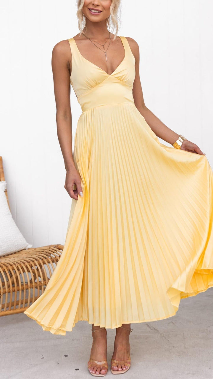 Sheree – Plisowana Sukienka maxi z Dekoltem w Szpic