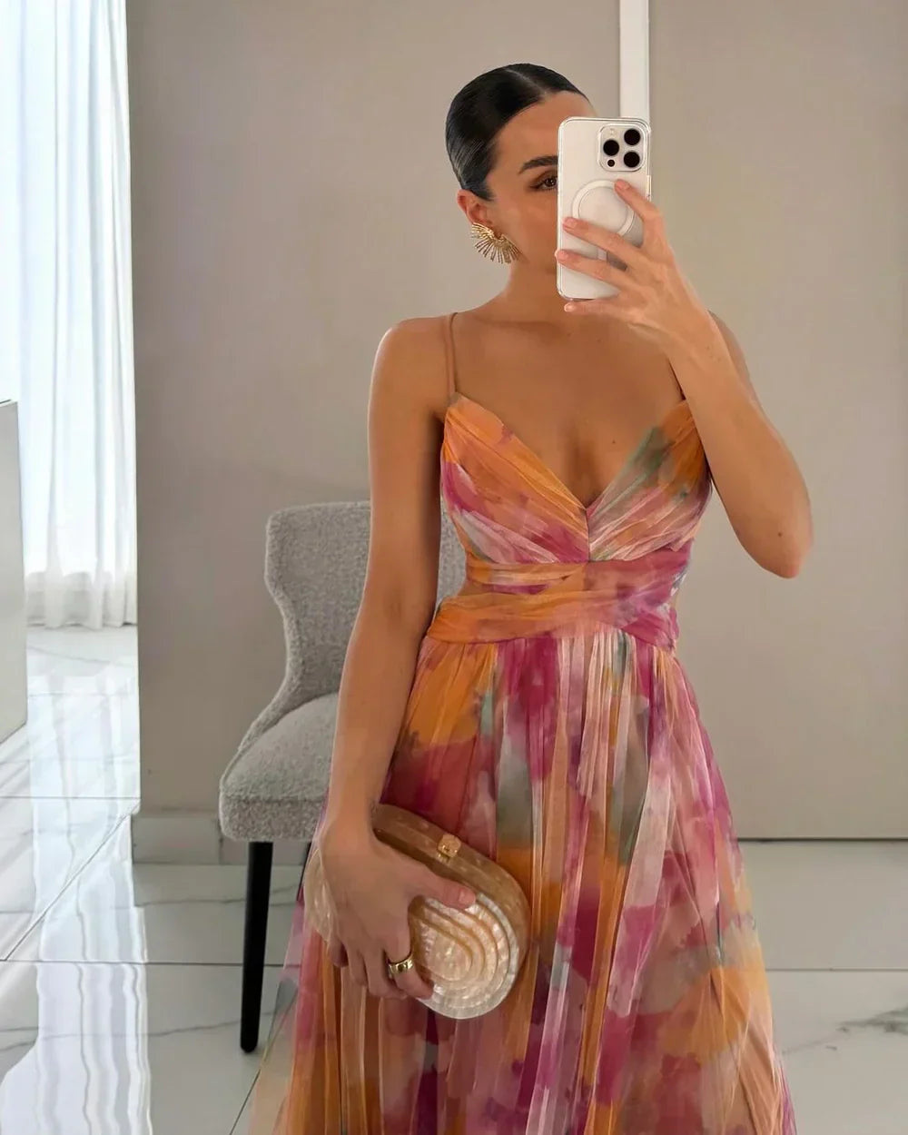 Alinna – Pełna Wdzięku Suknia o Płynnym Kroju