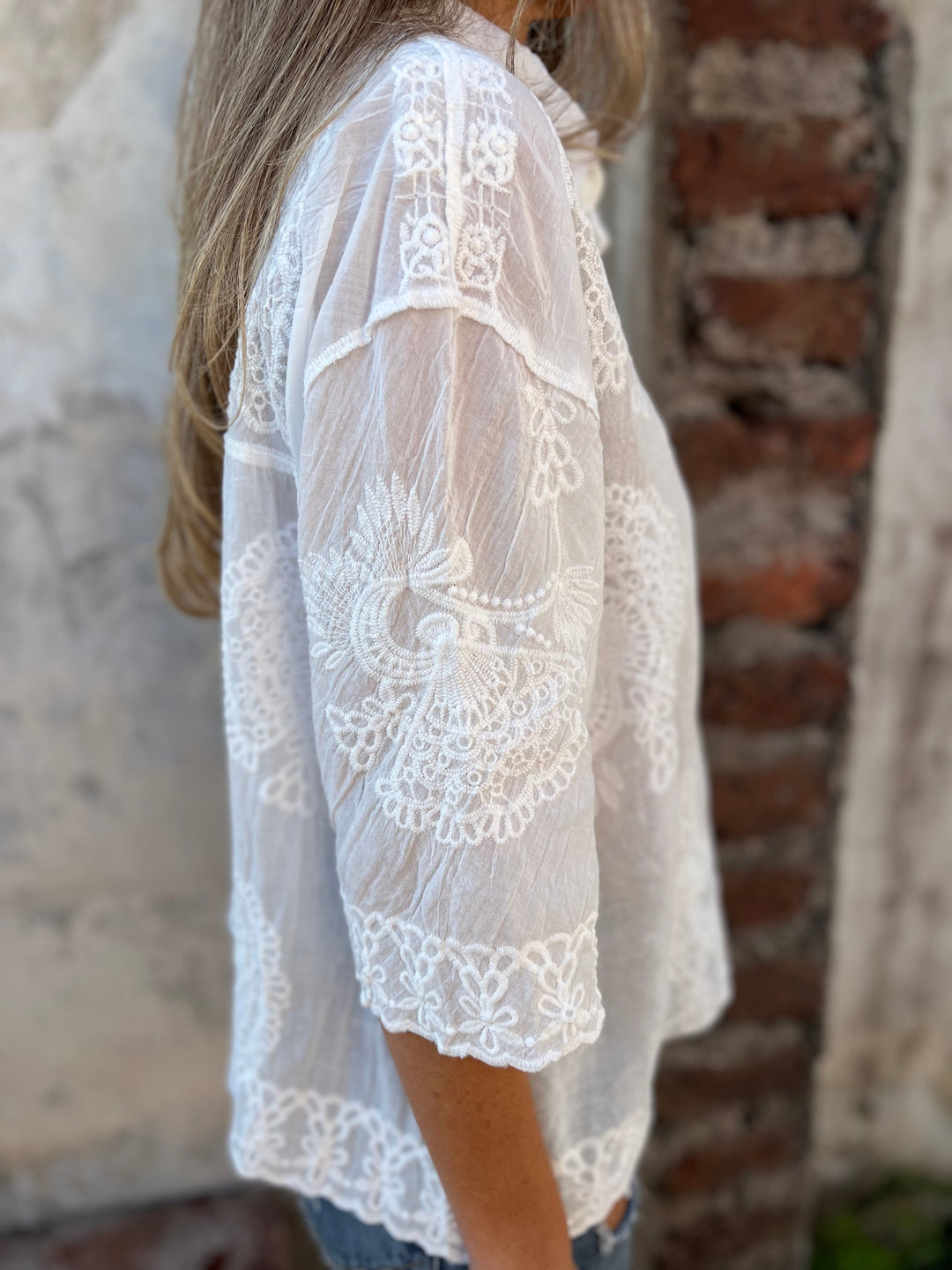 Nalini – Elegancka Bluzka Z Haftowaną Koronką