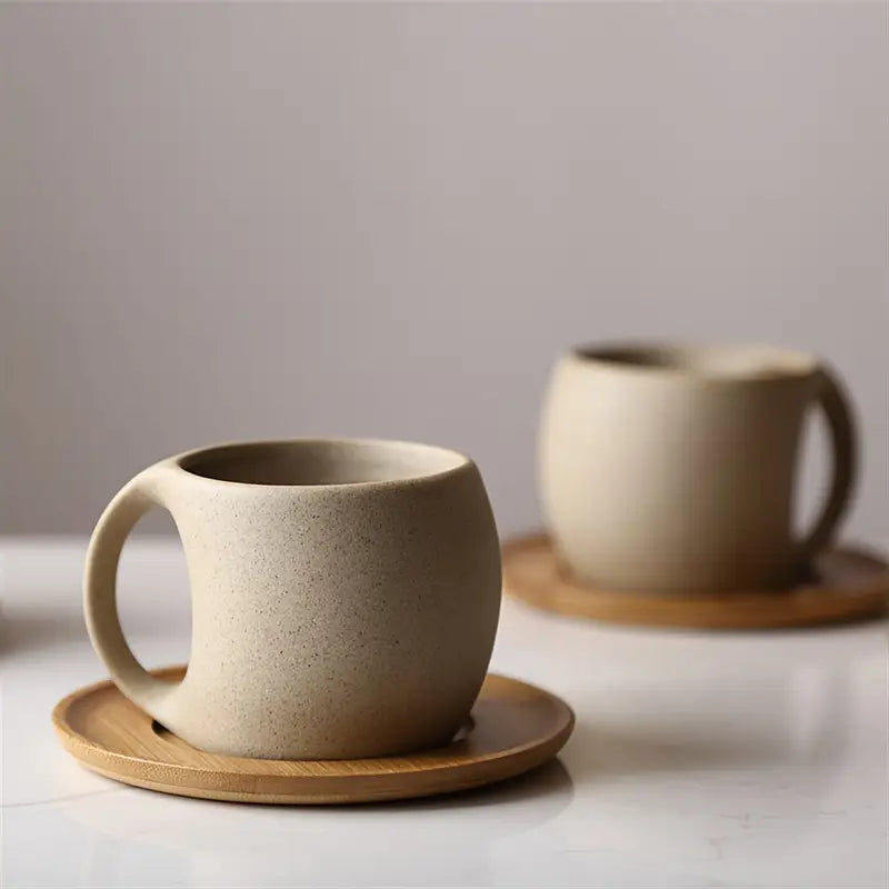ClayHaven – Ceramiczny Kubek Do Kawy z Drewnianym Spodkiem