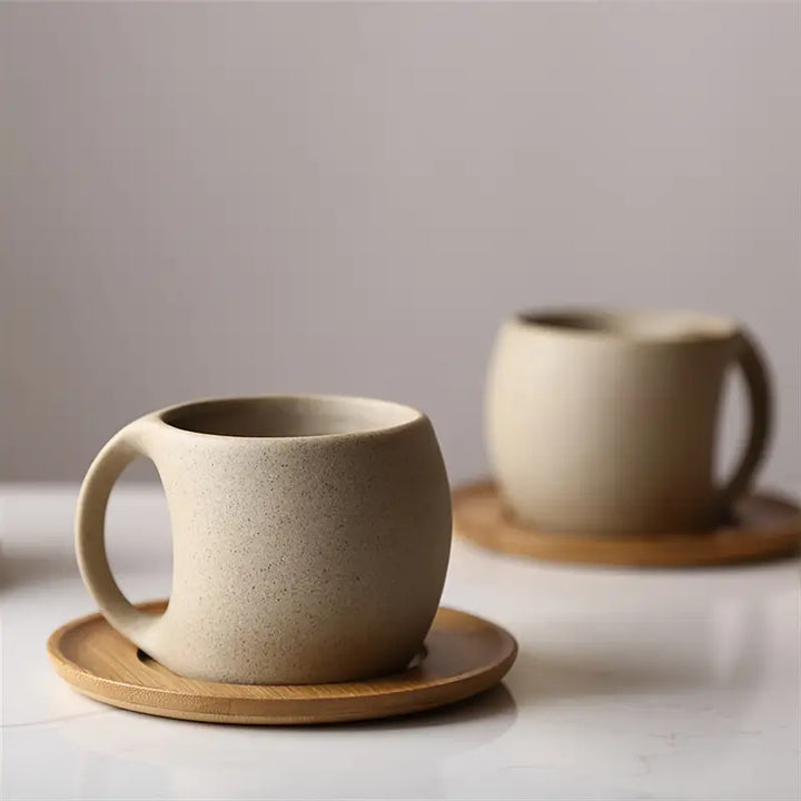 ClayHaven – Ceramiczny Kubek Do Kawy z Drewnianym Spodkiem