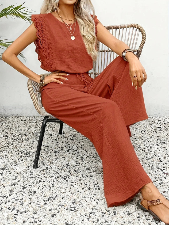 Ziva – Elegancka Bluzka z Koronką i Spodnie z Szerokimi Nogawkami