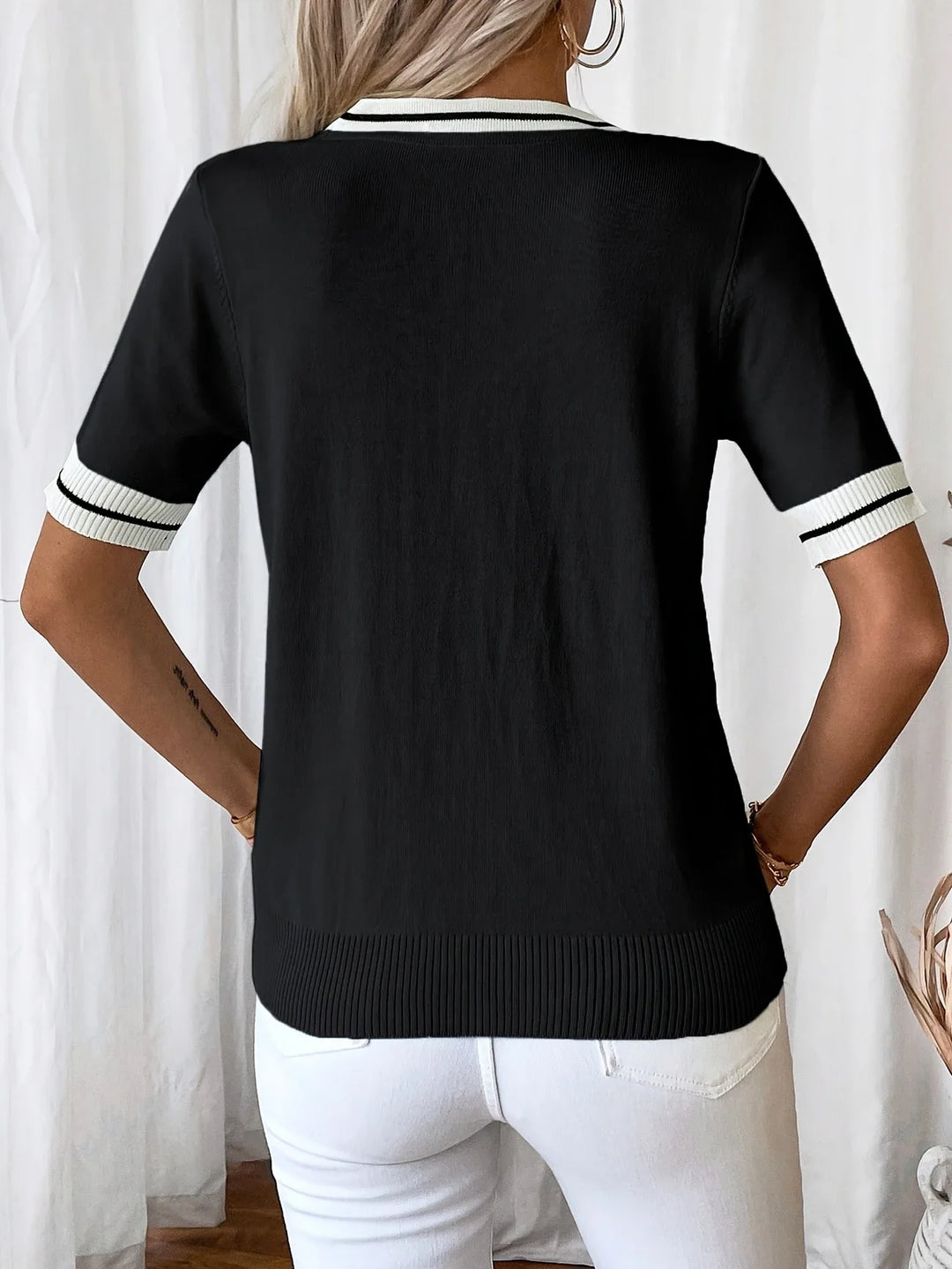 Brunella – Elegancki Sweter z Dekoltem W Serek