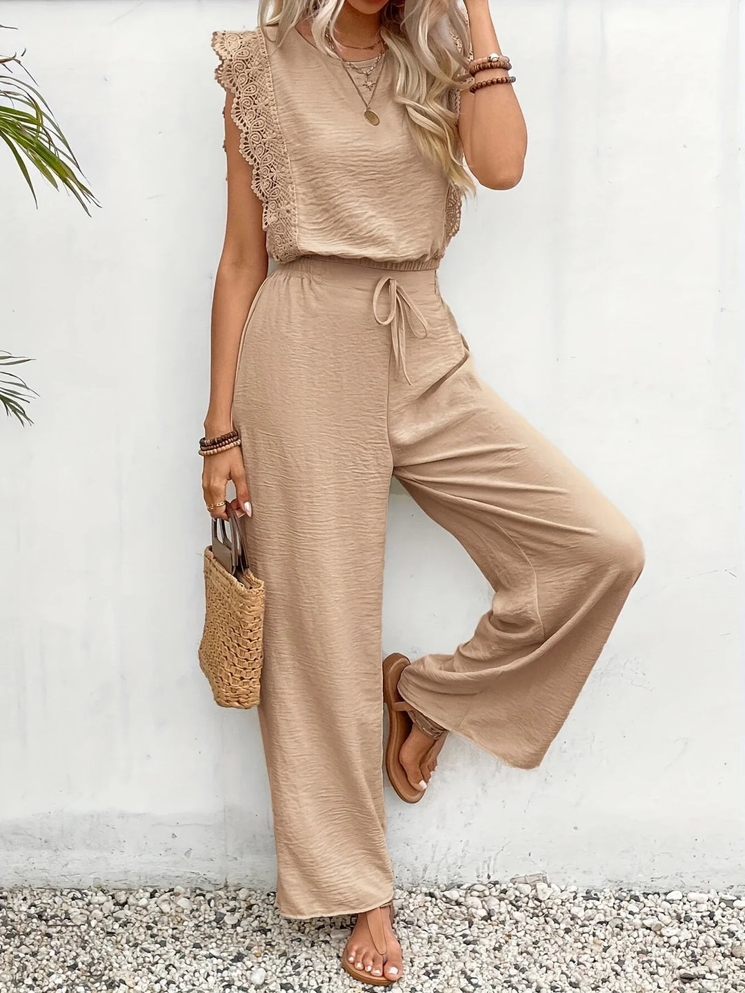Ziva – Elegancka Bluzka z Koronką i Spodnie z Szerokimi Nogawkami