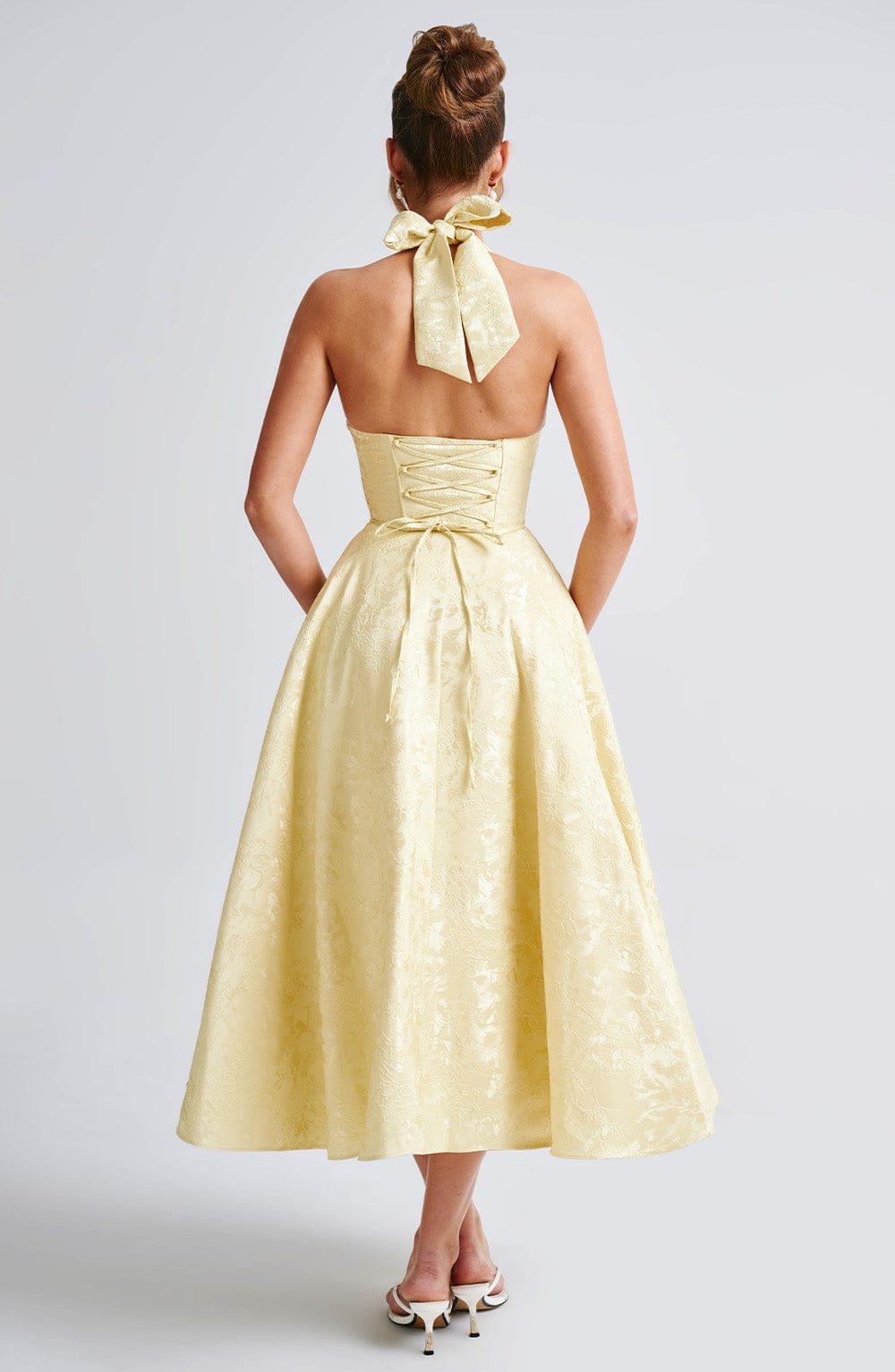 Myra – Modna Sukienka Midi Z Dekoltem Halter
