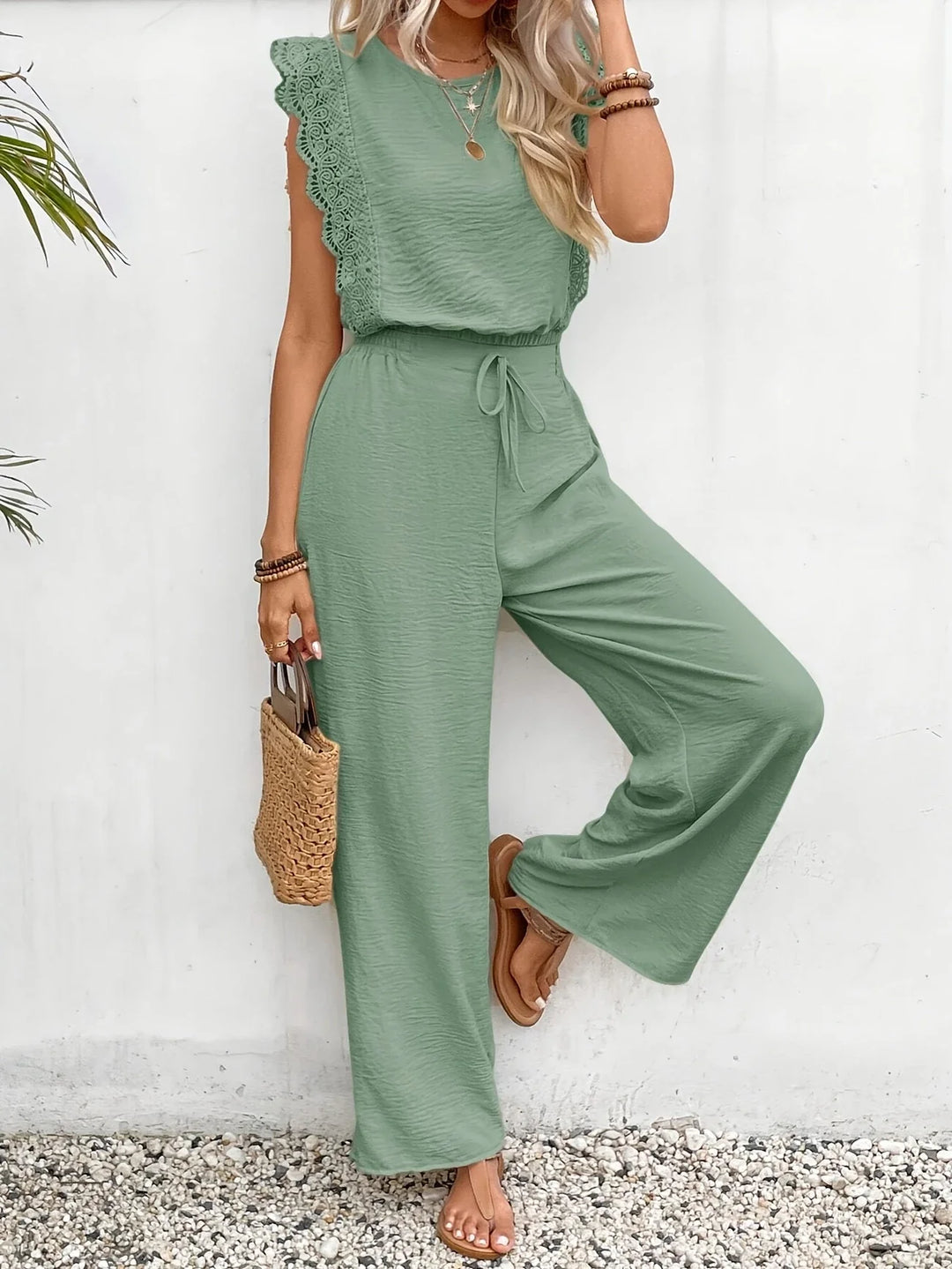 Ziva – Elegancka Bluzka z Koronką i Spodnie z Szerokimi Nogawkami