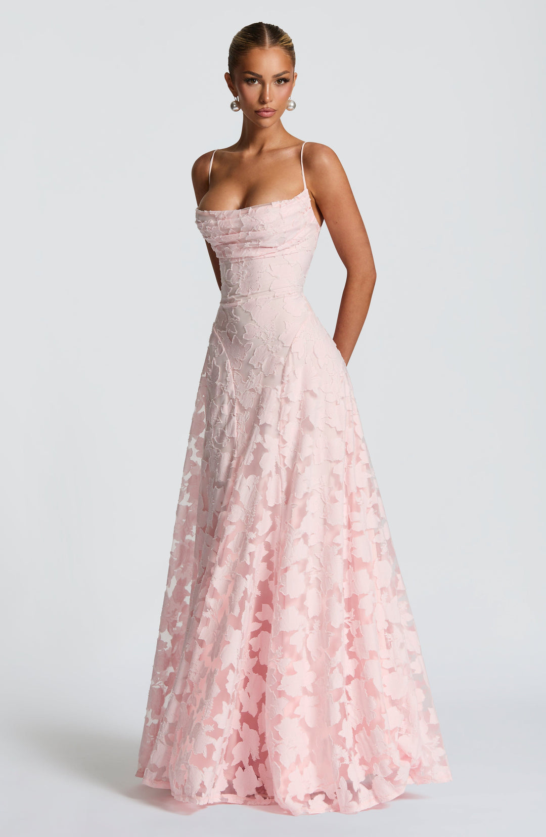 Alona – Elegancka Suknia Maxi z Koronką