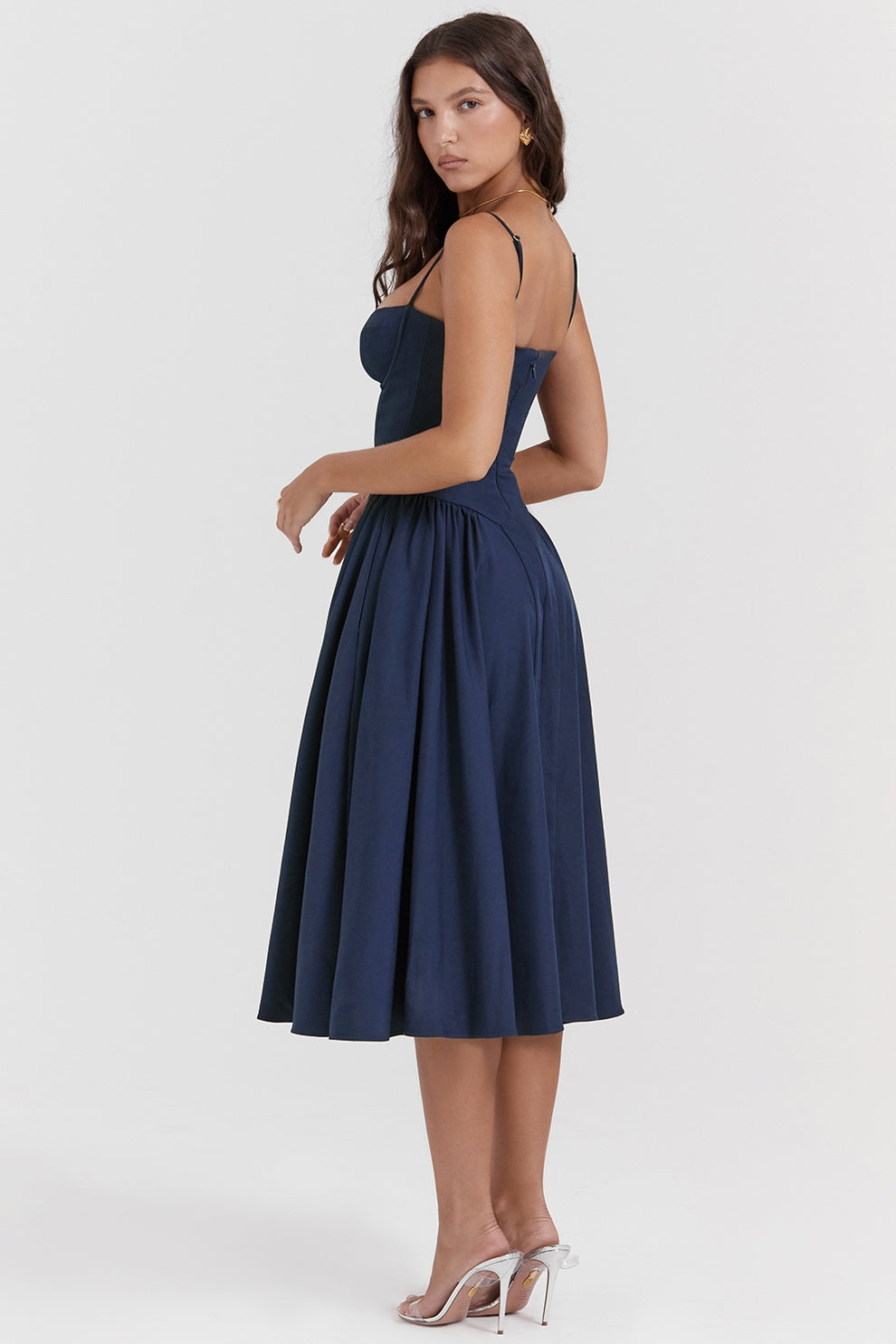 Maissa – Elegancka Sukienka Midi bez Rękawów