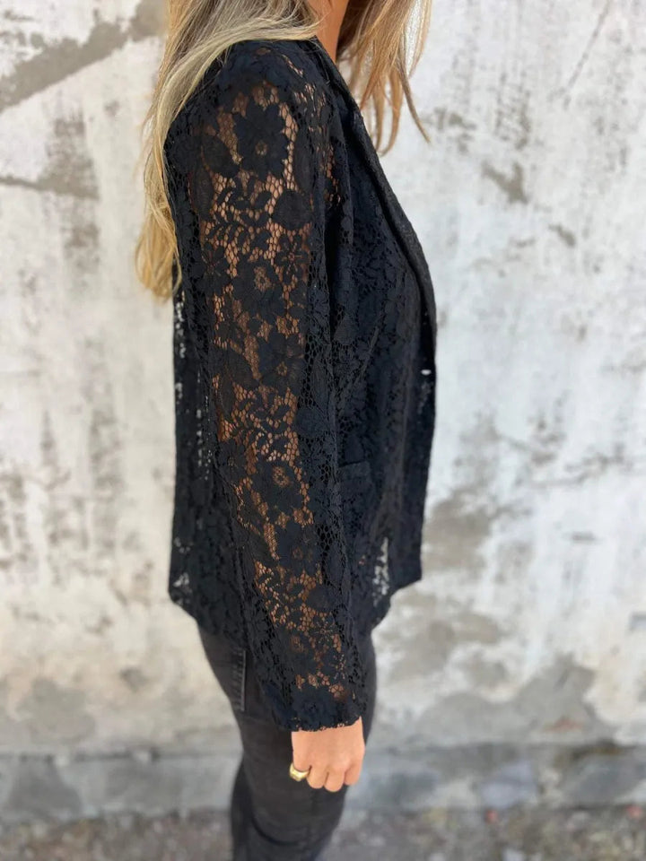 Naemi – Elegancka Koronkowa Marynarka
