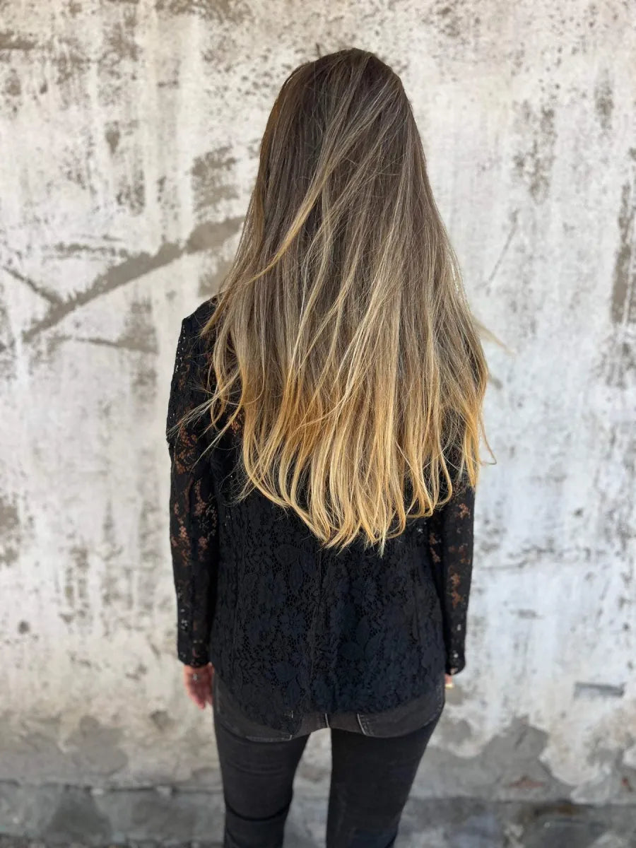 Naemi – Elegancka Koronkowa Marynarka