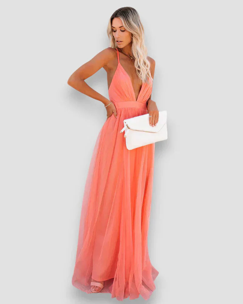 Rosita – Suknia o Ponadczasowej Elegancji