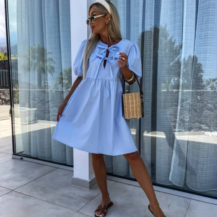 Oana – Stylowa Sukienka z Muszką i Bufiastymi Rękawami