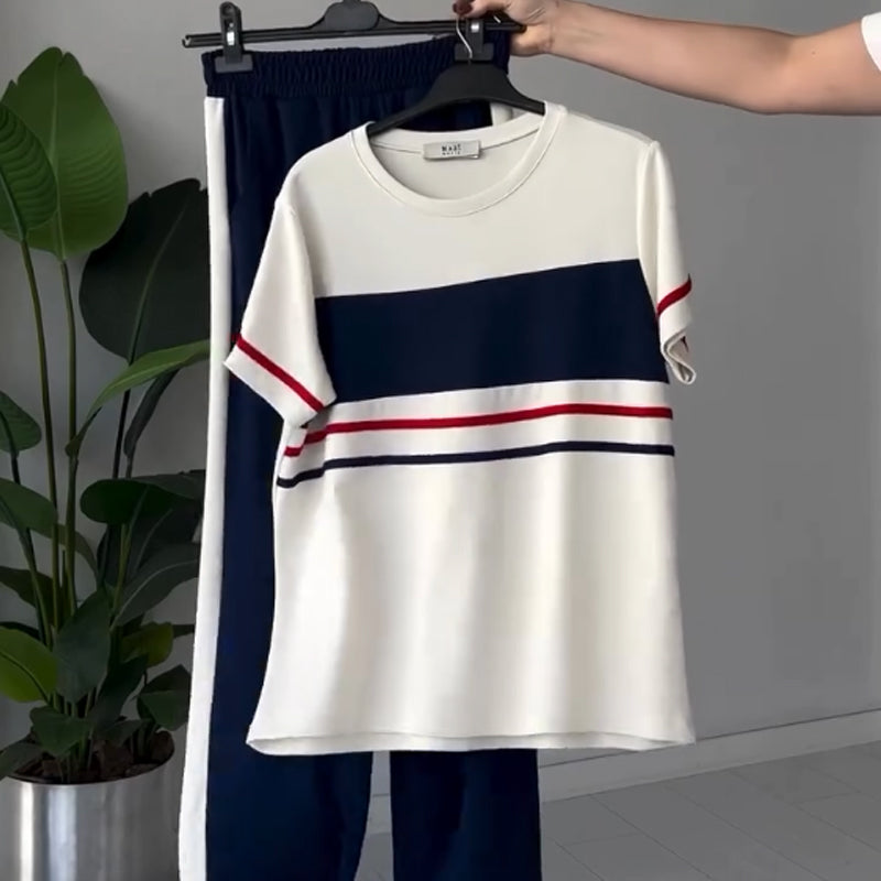 Bryaska – Zestaw Casualowy Składający Się z T-shirtu I Spodni